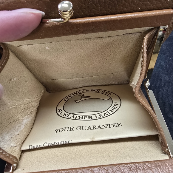 VINTAGE DOONEY & BOURKE WALLET - Picture 5 of 6